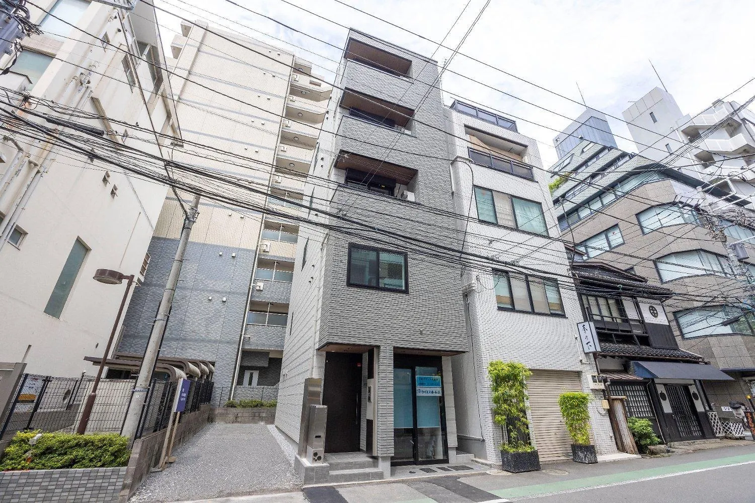 Skye Yusima Apartment Tokyo